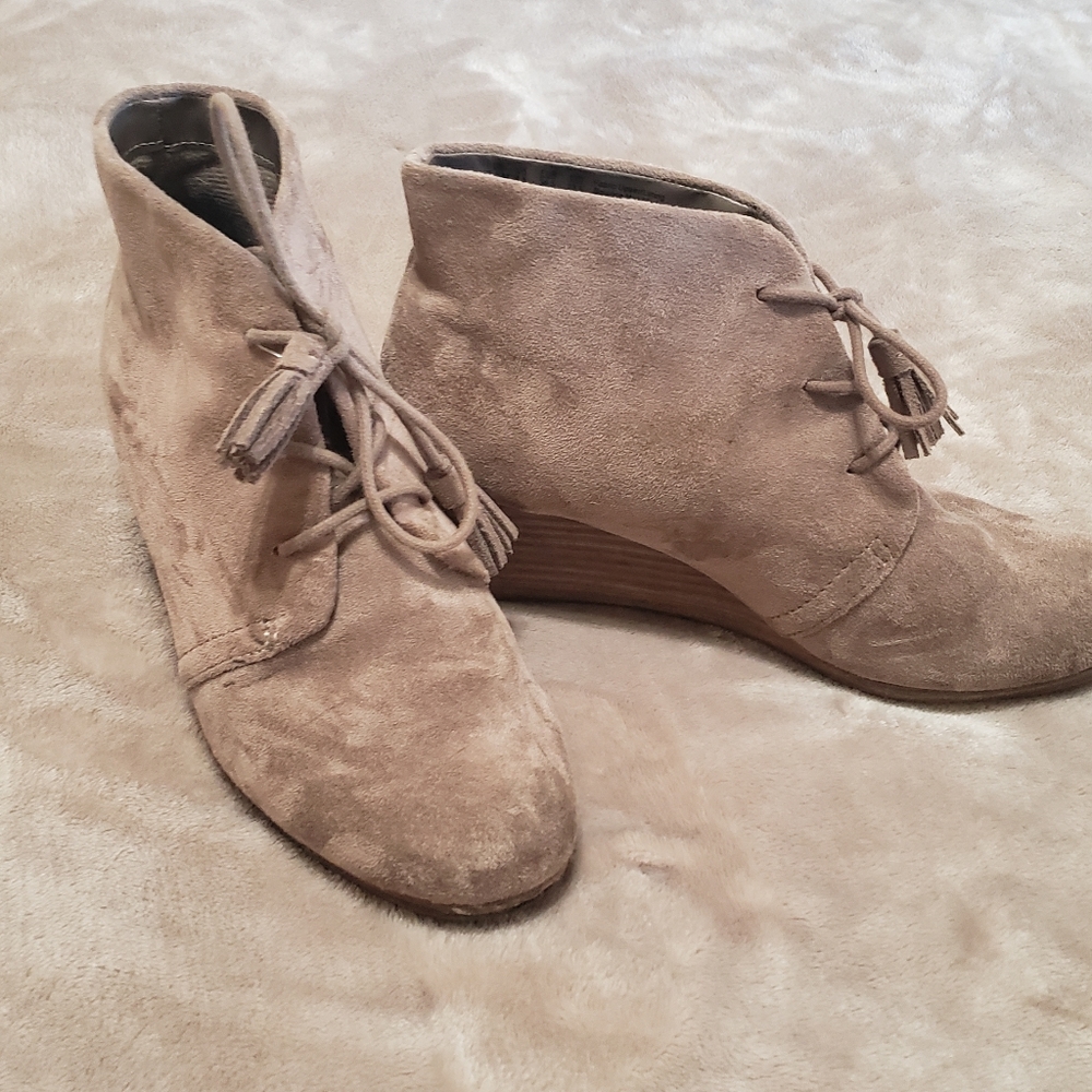 DR Scholl's Suede Wedge Over Ankle Booties Size 6.5